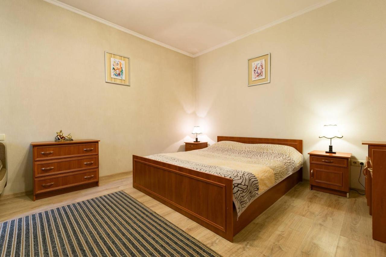 Nadezhda Apartment On Nauryzbay Batyra 37/1 อัลมาตี ภายนอก รูปภาพ