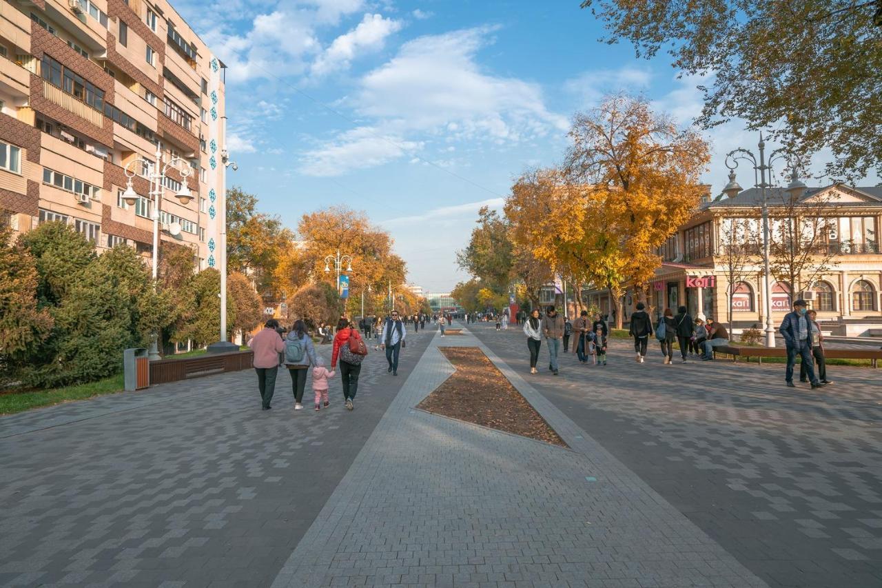 Nadezhda Apartment On Nauryzbay Batyra 37/1 อัลมาตี ภายนอก รูปภาพ