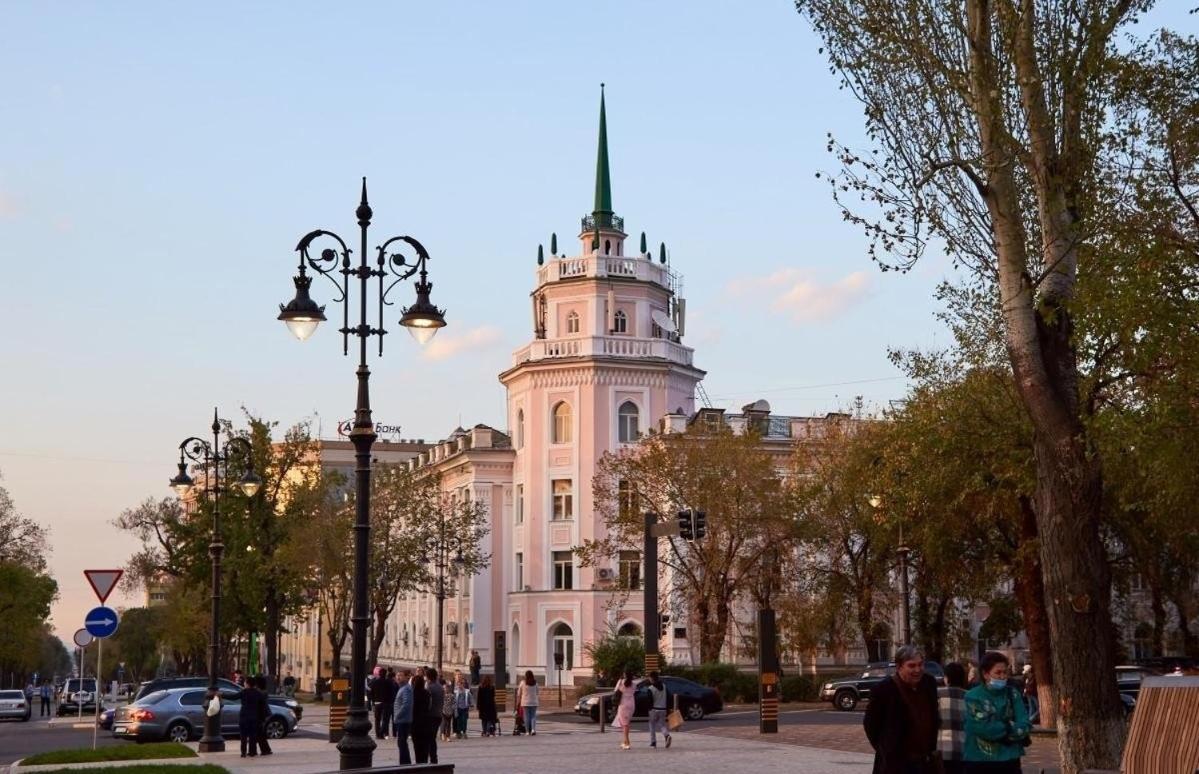 Nadezhda Apartment On Nauryzbay Batyra 37/1 อัลมาตี ภายนอก รูปภาพ